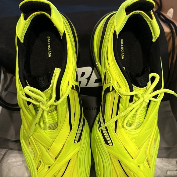 “NEW” BALENCIAGA TYREX YELLOW Size 44E - Picture 4 of 6